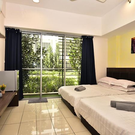 H&F Homestay The Two Owls Nest Aeropod Sovo Studio Room - 2 Queen Bed - Near Airport - Free Parking Кота-Кинабалу Экстерьер фото
